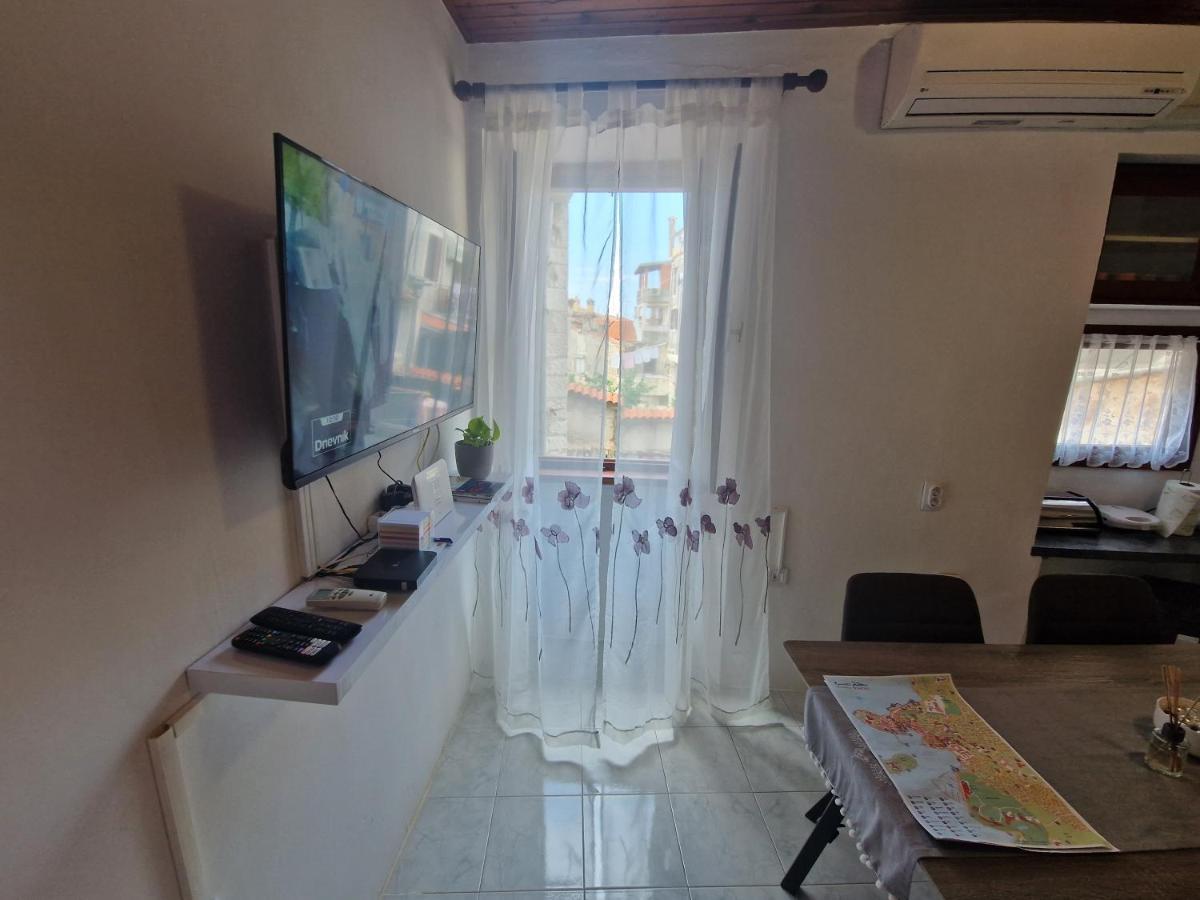 Crystal Deluxe Apartment